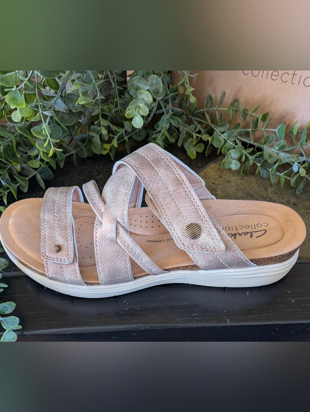 NWT! Clarks Women's Sandals in BRONZE METALLIC Sz 9M